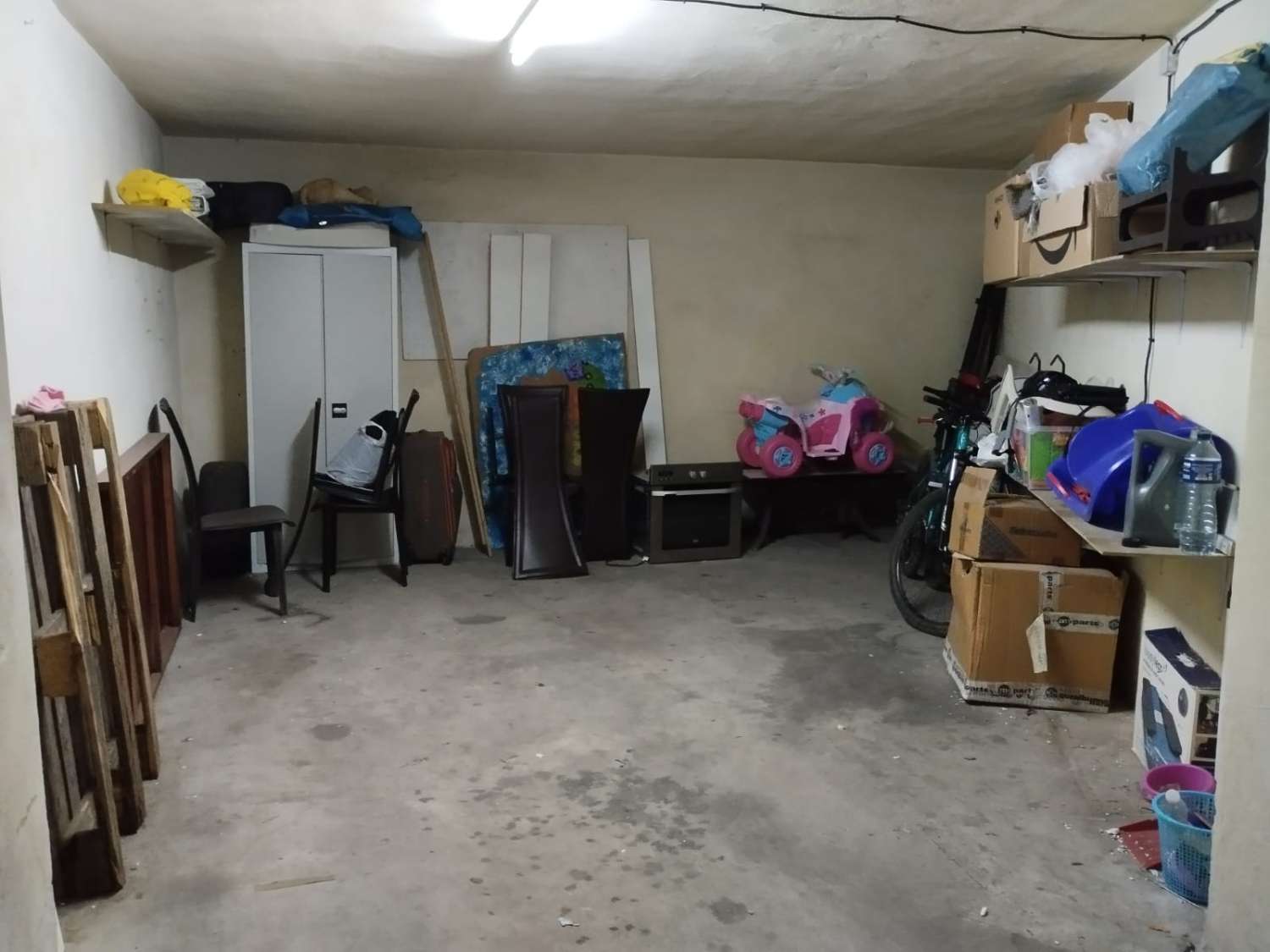 Garage till salu i Andújar